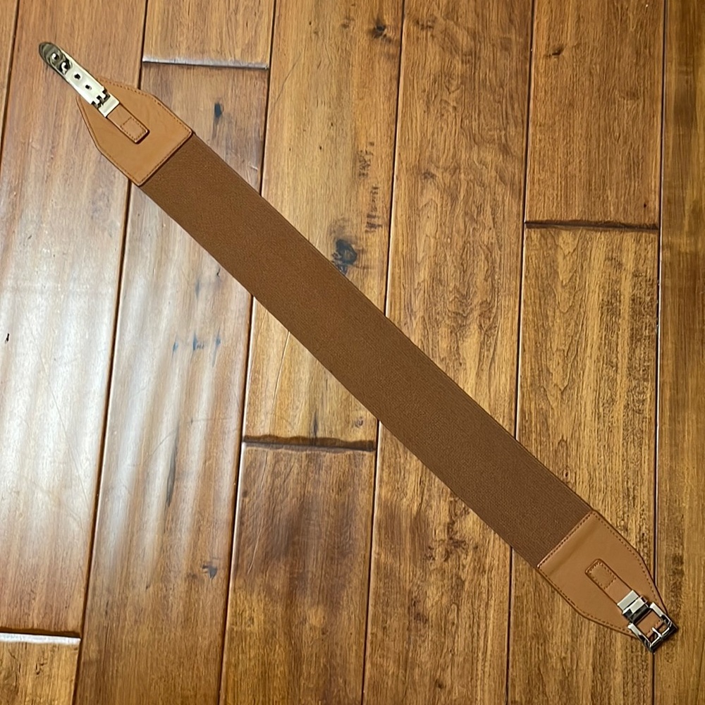 New brown belt with gold buckle and elastic back